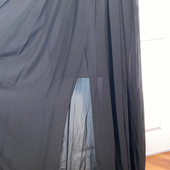 Vera Wang Mesh Cutout Sleeveless Gown - Picture 6 of 8